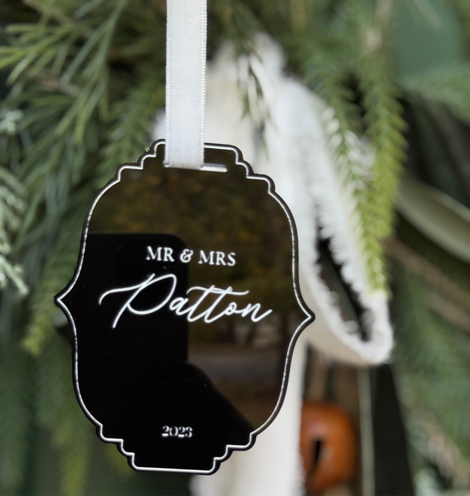 MR. & MRS. | THE HOLIDAY SHOP