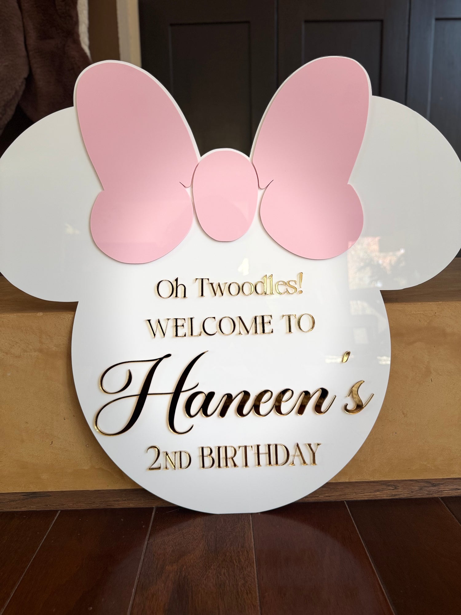 EVENT SIGNAGE | MINNIE MOUSE w BOW