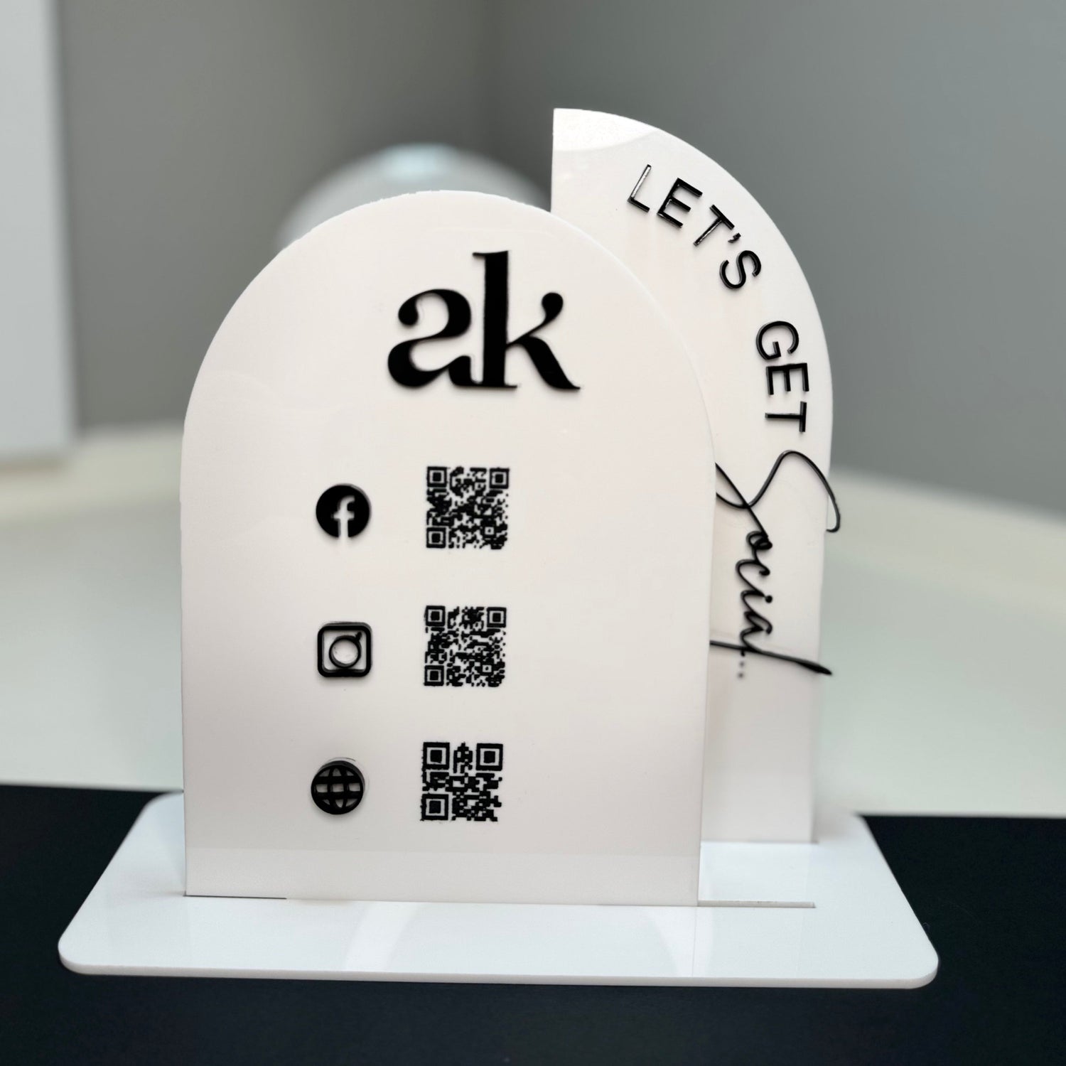 ARCH QR SOCIAL SIGN