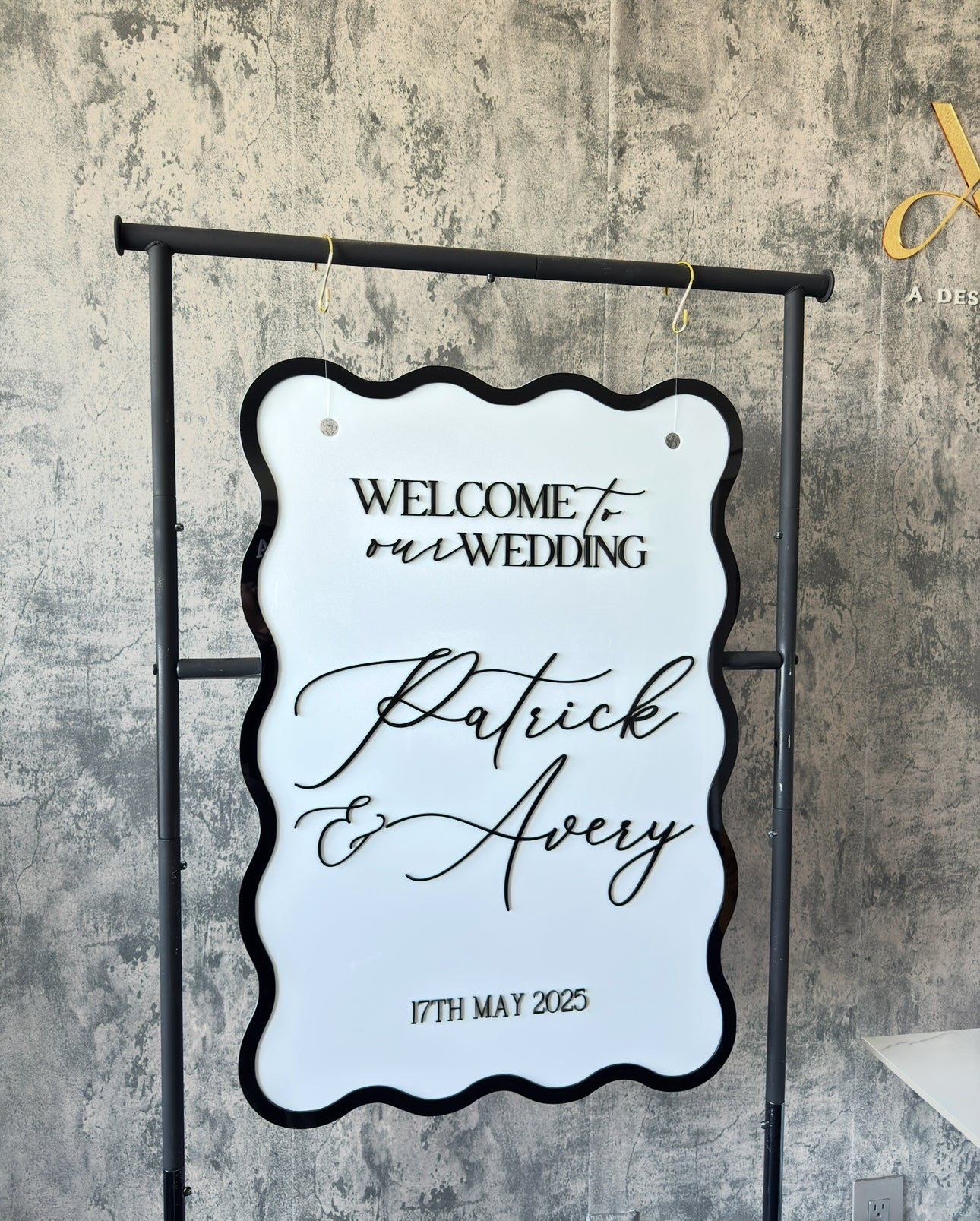 Scalloped Welcome Wedding Sign| EMORY