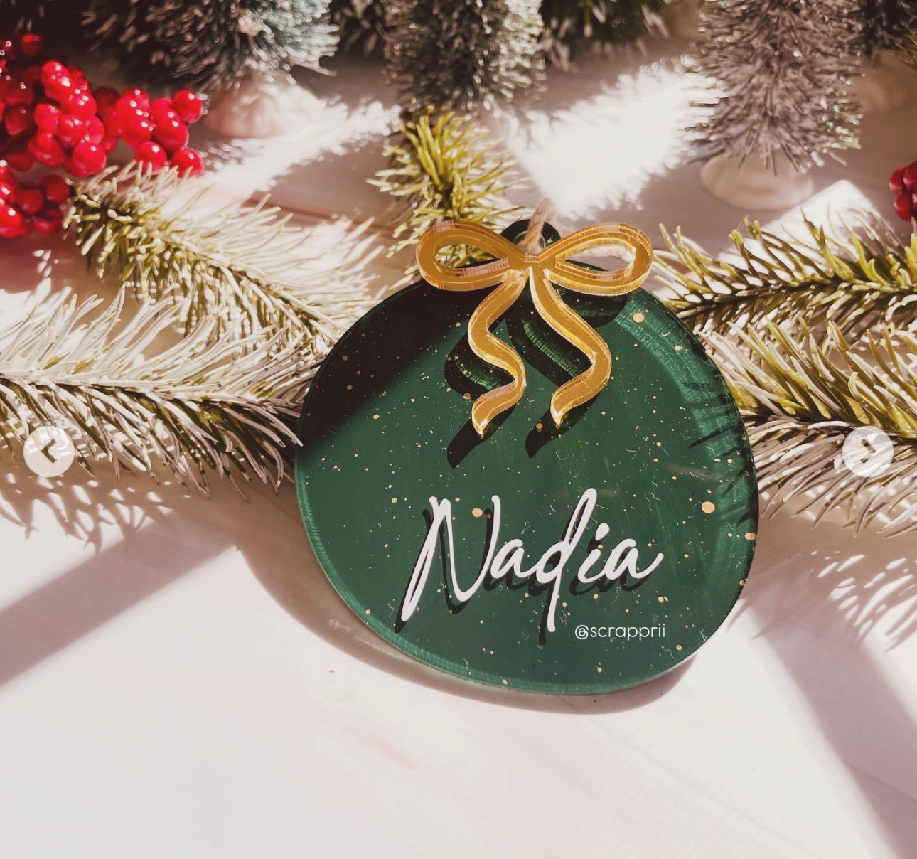 IRREGULAR SHAPE w GOLD BOW | SPECKLES